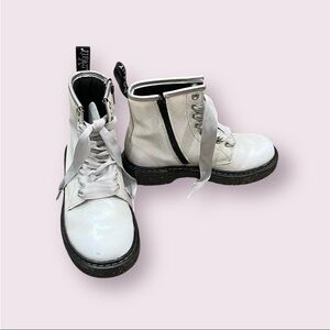 DR DOC MARTENS Combat Boots Pascal Bex White Iridescent Ribbon Laces Girls US 3